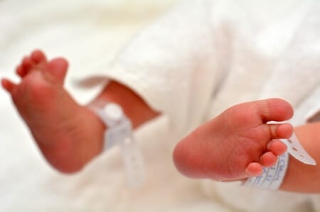 Infant Dies From Complicated Vaginal Delivery and Delayed C-Section