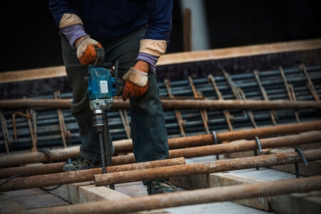 Asbestos Allegedly Causes Mesothelioma in Male Patient