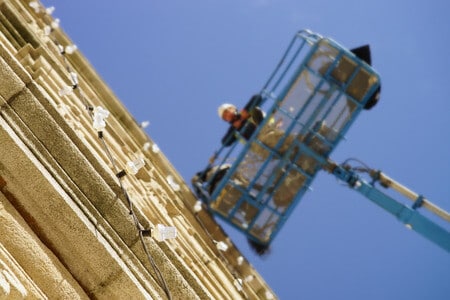 Expert In OSHA Safety Standards Reviews Crane Lift Accident