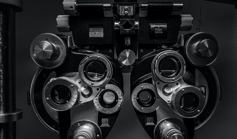 Optometrist Overlooks Drug Interaction That Causes Patient To Go Blind