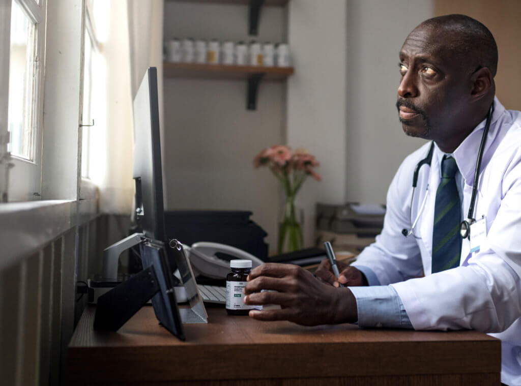 Medical Producer Attempts to Exclude Former Consultant From Testifying as Plaintiff’s Expert Pharmacist