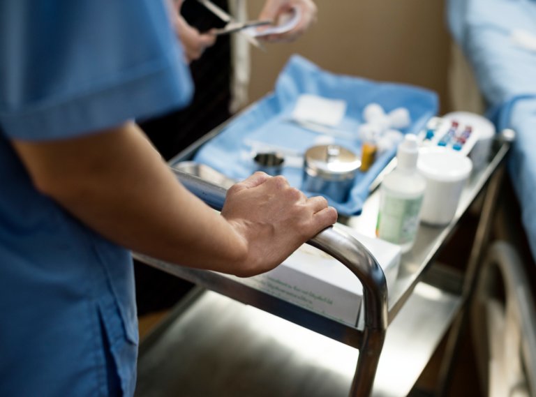 Pulmonologist Deemed Unqualified to Opine on Emergency Room Asthma Treatment