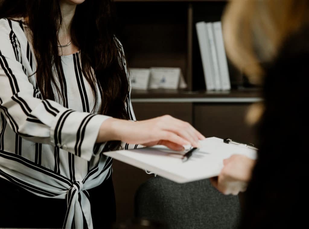 Expert Witness Retainer Agreements: The Go-To Guide for New Experts