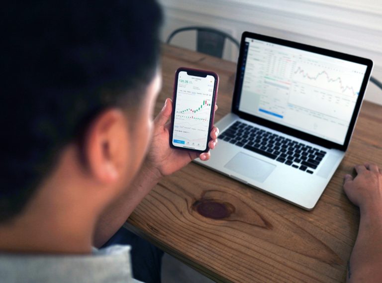 FINRA Expert Allegedly Oversteps by Offering Legal Conclusions