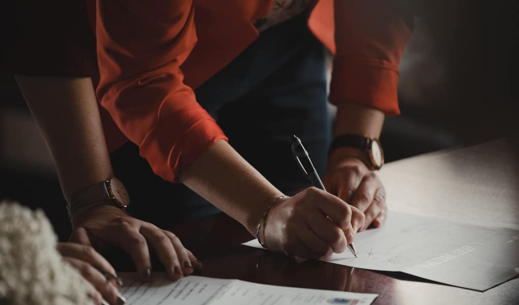 Money Matters: Handling the Financials in Your Expert Retainer Agreement