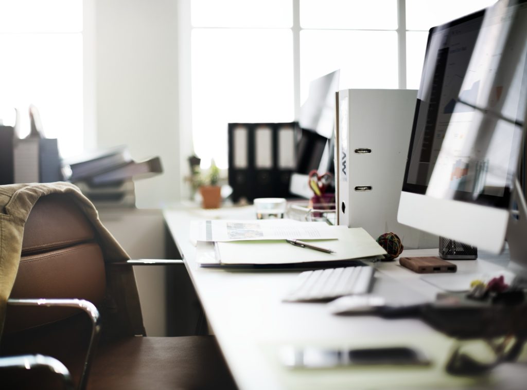 How Experts Can Help to Identify Your Bellwether